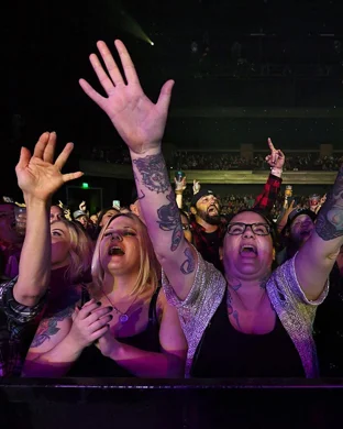 Robert Neary's So Good! The Neil Diamond Experience