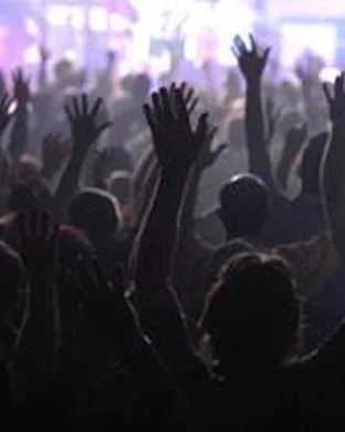 Hannah Cohen - Singer