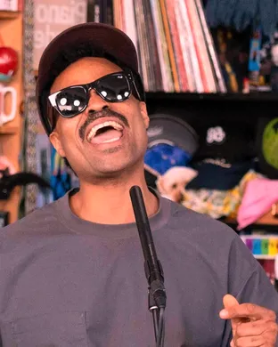 Live concert by Bilal