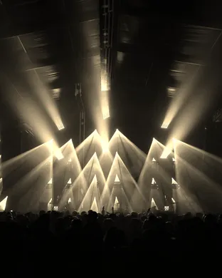 Black Jacket Symphony: Pink Floyd's The Wall