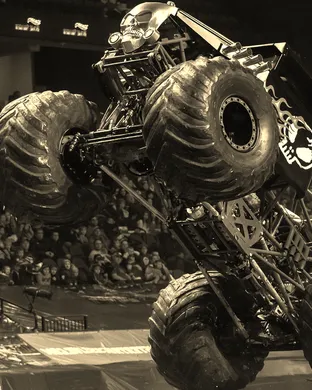 Hot Wheels Monster Trucks Live Color Bash