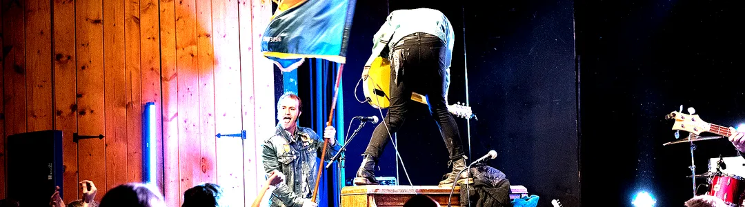 Low Cut Connie