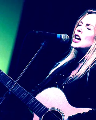 Mary Fahl